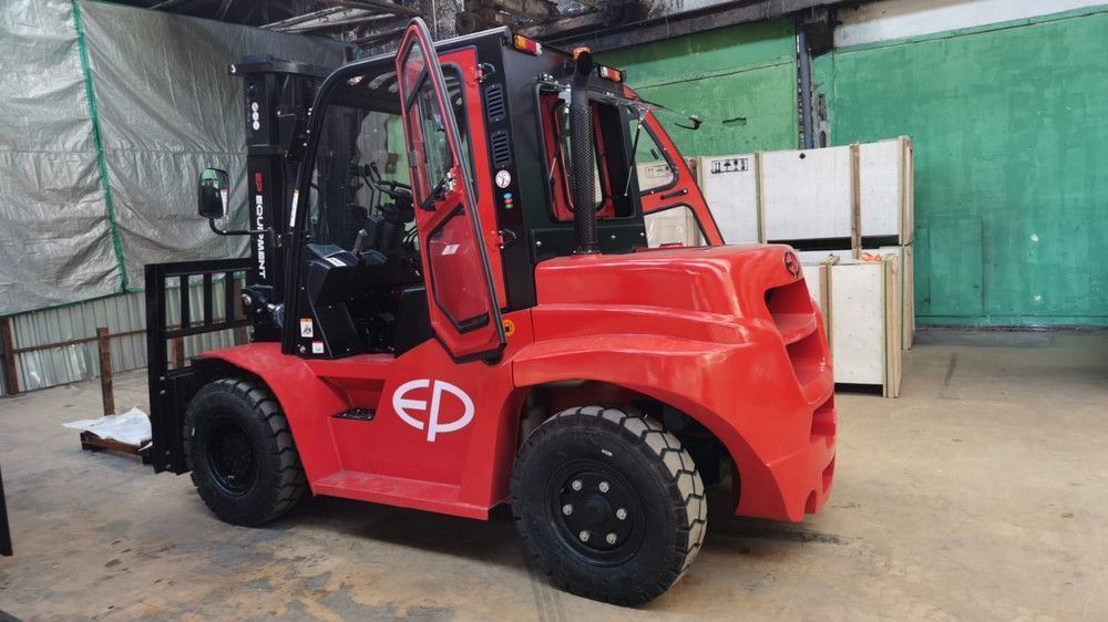 Автопогрузчик дизельный EP CPCD70T8